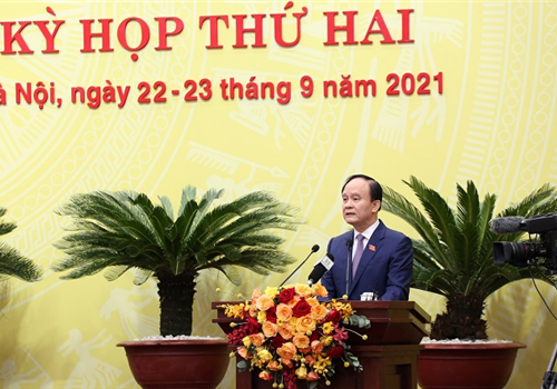 Sáng 22-9, kỳ họp thứ hai, HĐND thành phố Hà Nội khóa XVI, nhiệm kỳ 2021-2026 đã khai mạc. Dự kỳ họp có các đồng chí: Đinh Tiến Dũng, Ủy viên Bộ Chính trị, Bí thư Thành ủy, Trưởng đoàn đại biểu Quốc hội Thành phố; Nguyễn Thị Tuyến, Ủy viên Trung ương Đảng, Phó Bí thư Thường trực Thành ủy; Chu Ngọc Anh, Ủy viên Trung ương Đảng, Phó Bí thư Thành ủy, Chủ tịch UBND Thành phố; Nguyễn Ngọc Tuấn, Phó Bí thư Thành ủy, Chủ tịch HĐND Thành phố; Nguyễn Văn Phong, Phó Bí thư Thành ủy; các đồng chí trong Ban Thường vụ Thành ủy, Thường trực HĐND, UBND Thành phố; đại diện lãnh đạo các sở, ban, ngành của Thành phố. Do tình hình dịch Covid-19, kỳ họp được tổ chức bằng hình thức trực tiếp kết hợp trực tuyến từ điểm cầu Hội trường HĐND - UBND Thành phố tới 54 điểm cầu quận, huyện, thị xã và các sở, ban, ngành của Thành phố.