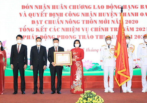 Sáng 7-1, huyện Thanh Oai trang trọng tổ chức Lễ công bố và đón nhận Huân chương Lao động hạng Ba của Chủ tịch nước; Quyết định của Thủ tướng Chính phủ công nhận huyện Thanh Oai đạt chuẩn nông thôn mới; tổng kết các nhiệm vụ chính trị năm 2021 và phát động phong trào thi đua năm 2022.
