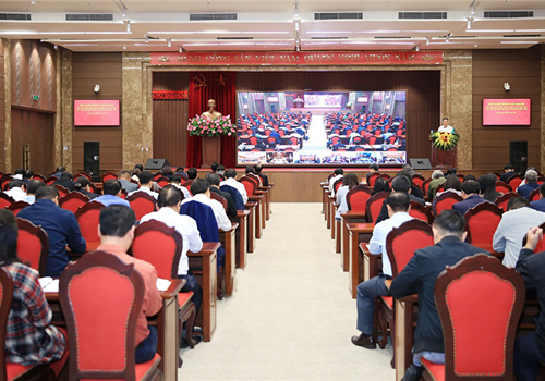 Sáng 21-10, Ban Thường vụ Thành ủy Hà Nội đã tổ chức Hội nghị thông báo nhanh kết quả Hội nghị lần thứ sáu, Ban Chấp hành Trung ương Đảng (Hội nghị Trung ương 6) khóa XIII.