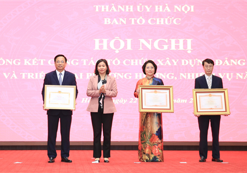 Sáng 22-12, Ban Tổ chức Thành ủy tổ chức Hội nghị tổng kết công tác tổ chức xây dựng Đảng năm 2022 và triển khai phương hướng, nhiệm vụ năm 2023. Ủy viên Trung ương Đảng, Phó Bí thư Thường trực Thành ủy Nguyễn Thị Tuyến dự và chỉ đạo hội nghị.