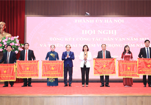 "Thành ủy Hà Nội luôn xác định làm tốt công tác dân vận, huy động sức mạnh của cả hệ thống chính trị, lấy người dân là chủ thể, phát huy sức mạnh đại đoàn kết toàn dân nhằm phục hồi, phát triển kinh tế-xã hội, giữ vững an ninh chính trị" - Phó Bí thư Thường trực Thành ủy Nguyễn Thị Tuyến nhấn mạnh những yêu cầu này tại Hội nghị tổng kết công tác Dân vận của Đảng bộ thành phố năm 2022, triển khai nhiệm vụ trọng tâm năm 2023 