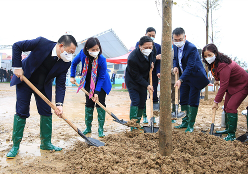  Sáng 6-2, tại sân vận động xã Tự Lập, huyện Mê Linh, Ủy viên Trung ương Đảng, Phó Bí thư Thường trực Thành ủy Nguyễn Thị Tuyến đã dự Lễ phát động "Tết trồng cây đời đời nhớ ơn Bác Hồ" - Xuân Nhâm Dần 2022 và hưởng ứng thực hiện đề án “Trồng và quản lý cây xanh trên địa bàn huyện Mê Linh giai đoạn 2021-2025 và các năm tiếp theo”.