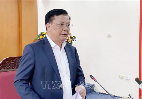 Sáng 10-3, ngay sau khi kiểm tra tình hình dự án nhà ở xã hội tại hai huyện Đông Anh và Mê Linh, đồng chí Đinh Tiến Dũng, Ủy viên Bộ Chính trị, Bí thư Thành ủy, Trưởng đoàn đại biểu Quốc hội thành phố Hà Nội đã chủ trì làm việc với Ban Thường vụ Huyện ủy Mê Linh về kết quả thực hiện nhiệm vụ năm 2021, nhiệm vụ trọng tâm, giải pháp chủ yếu năm 2022 và những năm tiếp theo.
