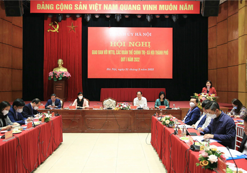 Chiều 31-3, Thành ủy Hà Nội tổ chức Hội nghị giao ban của Thường trực Thành ủy với Ủy ban Mặt trận Tổ quốc Việt Nam thành phố, các đoàn thể chính trị - xã hội thành phố quý I-2022. Tham dự có Ủy viên Trung ương Đảng, Phó Bí thư Thường trực Thành ủy Nguyễn Thị Tuyến; các Ủy viên Ban Thường vụ Thành ủy: Chủ tịch Ủy ban Mặt trận Tổ quốc Việt Nam thành phố Nguyễn Lan Hương, Trưởng ban Dân vận Thành ủy Nguyễn Doãn Toản, Phó Chủ tịch Thường trực HĐND thành phố Phùng Thị Hồng Hà, Phó Chủ tịch Thường trực UBND thành phố Lê Hồng Sơn...