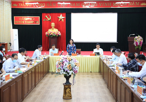 Sáng 15-4, Ủy viên Trung ương Đảng, Phó Bí thư Thường trực Thành ủy Nguyễn Thị Tuyến, Phó Trưởng ban Chỉ đạo xây dựng, phát triển 5 huyện thành Quận đã chủ trì buổi làm việc với Ban Thường vụ Huyện ủy Thanh Trì về tiến độ thực hiện Đề án đầu tư xây dựng huyện Thanh Trì thành Quận.