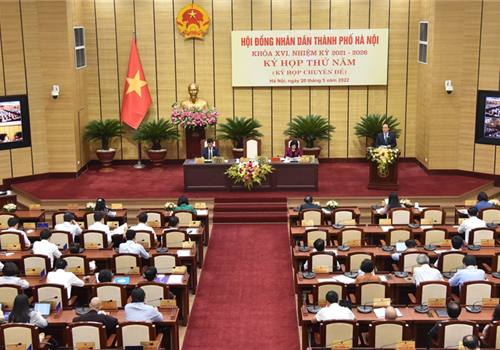 Sáng 20-5, HĐND thành phố Hà Nội nhiệm kỳ 2021-2026 tổ chức kỳ họp thứ năm (kỳ họp chuyên đề) nhằm xem xét, quyết định chủ trương bố trí, cân đối vốn cho Dự án đầu tư xây dựng đường Vành đai 4 - Vùng Thủ đô.Tham dự kỳ họp có Phó Bí thư thường trực Thành uỷ Nguyễn Thị Tuyến; Phó Bí thư thành uỷ - Chủ tịch UBND thành phố Chu Ngọc Anh; Phó Bí thư thành uỷ - Chủ tịch HĐND thành phố Nguyễn Ngọc Tuấn; Chủ tịch Uỷ ban MTTQ thành phố Nguyễn Lan Hương.