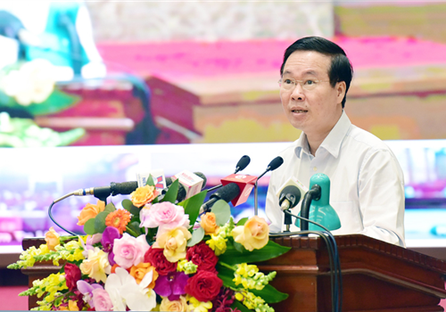 Tại Hội nghị, các bộ, ngành, địa phương đã đóng góp nhiều nội dung quan trọng nhằm thực hiện hiệu quả Nghị quyết 15 của Bộ Chính trị, đồng thời, đề nghị Thủ đô tiếp tục thể hiện vai trò đầu tàu trong phát triển kinh tế vùng Đồng bằng Sông Hồng, Bắc Bộ và cả nước với tinh thần cả nước vì Hà Nội, Hà Nội vì cả nước.
