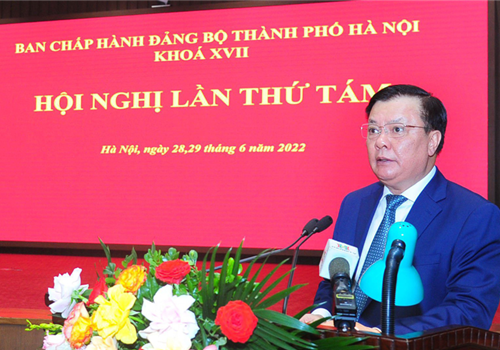 Sáng 28-6, Ban Chấp hành đảng bộ Thành phố khóa XVII khai mạc Hội nghị lần thứ 8. Đồng chí Đinh Tiến Dũng, Ủy viên Bộ Chính trị, Bí thư Thành ủy, Trưởng Đoàn đại biểu Quốc hội thành phố Hà Nội, cùng các đồng chí Thường trực Thành ủy chủ trì Hội nghị. 