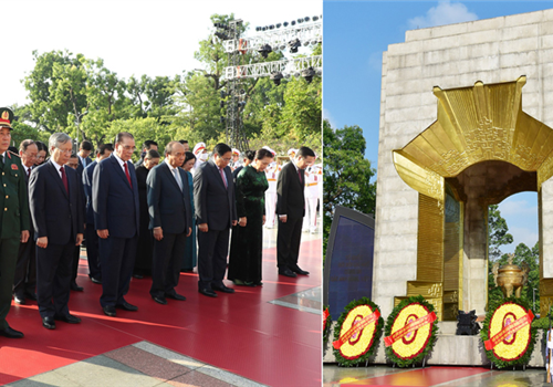 Sáng 26-7, nhân kỷ niệm 75 năm Ngày Thương binh - Liệt sĩ (27/7/1947- 27/7/2022), lãnh đạo Đảng, Nhà nước, Mặt trận Tổ quốc Việt Nam đã đặt vòng hoa, dâng hương tưởng niệm các Anh hùng liệt sĩ tại Đài tưởng niệm các Anh hùng liệt sĩ và đặt vòng hoa, vào Lăng viếng Chủ tịch Hồ Chí Minh.