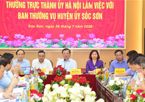 Chiều 28-7, dưới sự chủ trì của Ủy viên Bộ Chính trị, Bí thư Thành ủy, Trưởng đoàn đại biểu Quốc hội thành phố Đinh Tiến Dũng, Thường trực Thành ủy Hà Nội có cuộc làm việc với Ban Thường vụ Huyện ủy Sóc Sơn về tình hình, kết quả thực hiện nhiệm vụ chính trị năm 2021 và 6 tháng đầu năm 2022; phương hướng, nhiệm vụ trọng tâm thời gian tới.