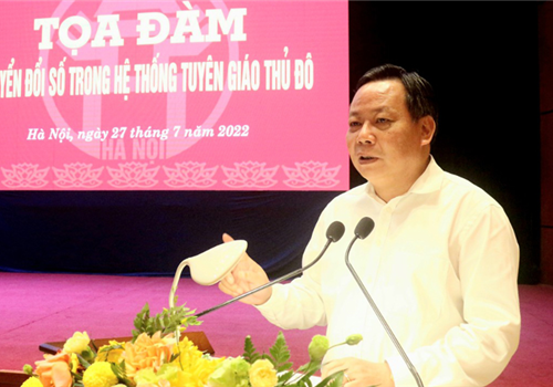Cần thay đổi nhận thức của đội ngũ cán bộ, xác định trọng tâm và thực chất trong chuyển đổi số của ngành tuyên giáo – Phó bí thư thành ủy Nguyễn Văn Phong nhấn mạnh yêu cầu này tại Tọa đàm chuyển đổi số trong hệ thống tuyên giáo Thủ đô diễn ra chiều 27-7.
