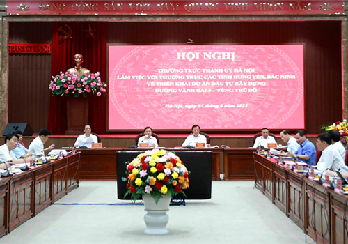 Sáng 5-8, Thường trực Thành ủy Hà Nội làm việc với Thường trực Tỉnh ủy hai tỉnh Hưng Yên, Bắc Ninh về triển khai dự án đầu tư xây dựng đường Vành đai 4 - Vùng Thủ đô.