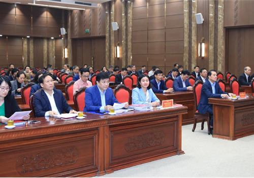 Sáng 10-1, Ban Bí thư Trung ương Đảng tổ chức Hội nghị trực tuyến toàn quốc tổng kết công tác kiểm tra, giám sát năm 2022; triển khai nhiệm vụ năm 2023. Đồng chí Võ Văn Thưởng, Ủy viên Bộ Chính trị, Thường trực Ban Bí thư dự và chỉ đạo Hội nghị. Tham dự tại điểm cầu Thành uỷ Hà Nội có Ủy viên Trung ương Đảng, Phó Bí thư Thường trực Thành uỷ Nguyễn Thị Tuyến; Ủy viên Ban Thường vụ Thành ủy, Chủ nhiệm Ủy ban Kiểm tra Thành uỷ Hoàng Trọng Quyết.