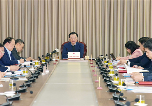 Chiều 30-1, dưới sự chủ trì của Ủy viên Bộ Chính trị, Bí thư Thành ủy, Trưởng đoàn đại biểu Quốc hội thành phố Hà Nội Đinh Tiến Dũng, Thường trực Thành ủy đã nghe báo cáo, đánh giá tình hình tổ chức, phục vụ nhân dân đón Tết Quý Mão 2023 và các nhiệm vụ trọng tâm sau Tết.