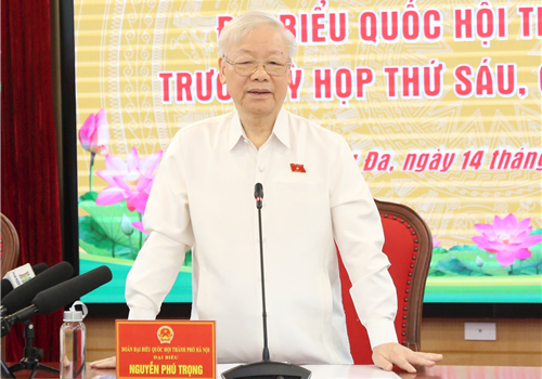 Sáng 14-10, tại trụ sở HĐND-UBND quận Đống Đa, Tổng Bí thư Nguyễn Phú Trọng cùng các đại biểu Quốc hội: Trung tướng - Ủy viên Ban Thường vụ Thành ủy - Giám đốc Công an thành phố Hà Nội Nguyễn Hải Trung, Giám đốc Sở Giao thông Vận tải Hà Nội Nguyễn Phi Thường đã tiếp xúc cử tri Đơn vị bầu cử số 1 (các quận: Đống Đa, Ba Đình, Hai Bà Trưng) trước kỳ họp thứ sáu, Quốc hội khóa XV.