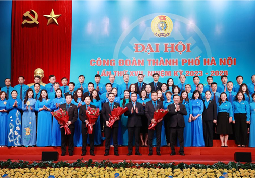Sáng 17-10, tại Cung Văn hóa Lao động hữu nghị Việt Xô, diễn ra phiên trọng thể Đại hội Công đoàn thành phố Hà Nội lần thứ XVII, nhiệm kỳ 2023-2028.