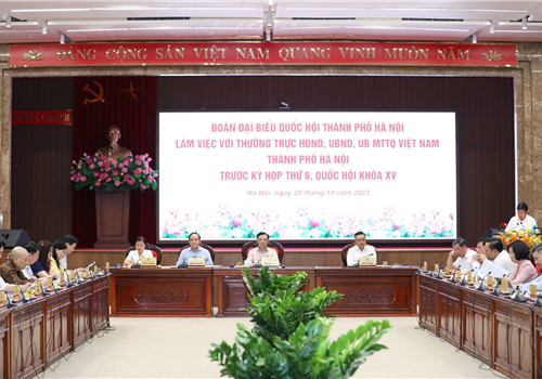 Kết luận cuộc làm việc của Đoàn đại biểu Quốc hội thành phố với Thường trực HĐND, UBND, Ủy ban MTTQ Việt Nam thành phố trước kỳ họp Quốc hội sắp tới, Ủy viên Bộ Chính trị, Bí thư Thành ủy Đinh Tiến Dũng yêu cầu các cấp, các ngành thành phố tiếp tục siết chặt kỷ cương, kỷ luật; đôn đốc quyết liệt tiến độ các công trình trọng điểm, các công trình thiết yếu...