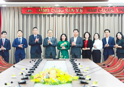 Ngày 25-10, Ủy viên Trung ương Đảng, Phó Bí thư Thường trực Thành ủy Hà Nội Nguyễn Thị Tuyến đã làm việc với Đại sứ Nhật Bản tại Việt Nam Yamada Takio.