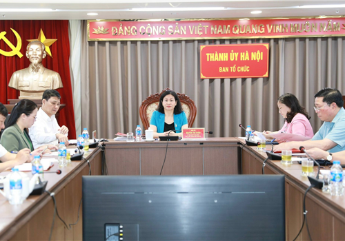Sáng 27-10, Ban Tổ chức Trung ương tổ chức hội nghị trực tuyến góp ý vào dự thảo của Ban Bí thư về chức năng, nhiệm vụ, quyền hạn, cơ cấu tổ chức, mối quan hệ của Đảng đoàn, Ban Cán sự đảng cấp tỉnh.