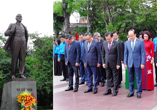 Nhân dịp kỷ niệm 106 năm Cách mạng Tháng Mười Nga (7/11/1917 - 7/11/2023), Đoàn đại biểu Thành ủy, HĐND, UBND, Ủy ban Mặt trận Tổ quốc Việt Nam thành phố Hà Nội do đồng chí Đinh Tiến Dũng, Ủy viên Bộ Chính trị, Bí thư Thành ủy, Trưởng đoàn đại biểu Quốc hội thành phố Hà Nội dẫn đầu đã tới dâng hoa tại Tượng đài V.I.Lênin ở Công viên Lênin (quận Ba Đình, Hà Nội).