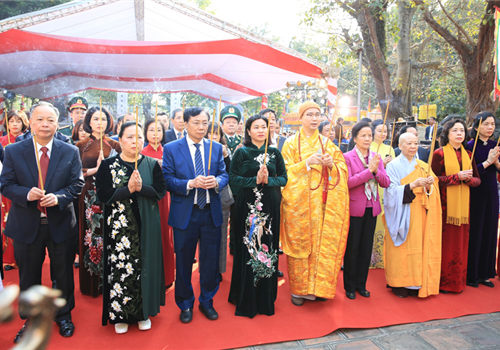  Sáng 25-2, tại cụm di tích Đền - Chùa - Đình Hai Bà Trưng (phường Đồng Nhân, quận Hai Bà Trưng, Hà Nội), Quận ủy, HĐND, UBND, Ủy ban Mặt trận Tổ quốc Việt Nam quận Hai Bà Trưng long trọng tổ chức khai hội truyền thống kỷ niệm 1983 năm cuộc khởi nghĩa Hai Bà Trưng (40-2023). Tới dự có Ủy viên Trung ương Đảng, Phó Bí thư Thường trực Thành ủy Hà Nội Nguyễn Thị Tuyến.