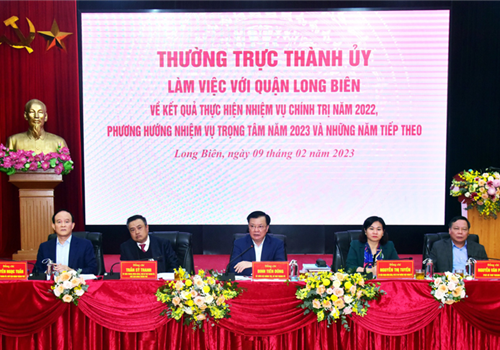 Sáng 9-2, dưới sự chủ trì của đồng chí Đinh Tiến Dũng, Ủy viên Bộ Chính trị, Bí thư Thành ủy, Trưởng đoàn đại biểu Quốc hội thành phố Hà Nội, Thường trực Thành ủy đã làm việc với quận Long Biên về kết quả thực hiện nhiệm vụ chính trị năm 2022, phương hướng, nhiệm vụ trọng tâm năm 2023 và những năm tiếp theo.