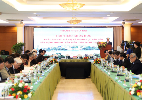 Sáng 21-3, thành phố Hà Nội tổ chức Hội thảo khoa học “Phát huy các giá trị và nguồn lực văn hóa xây dựng Thủ đô Văn hiến - Văn minh - Hiện đại”. Hội thảo nhằm nhận diện rõ và sâu sắc hơn nữa các giá trị, nguồn lực văn hóa Thăng Long - Hà Nội, phục vụ xây dựng và phát triển Thủ đô, theo tinh thần Nghị quyết số 15-NQ/TW của Bộ Chính trị về phương hướng, nhiệm vụ phát triển Thủ đô Hà Nội đến năm 2030, tầm nhìn đến năm 2045; Nghị quyết số 09-NQ/TU của Thành ủy Hà Nội về phát triển công nghiệp văn hóa trên địa bàn Thủ đô giai đoạn 2021-2025, định hướng đến năm 2030, tầm nhìn đến năm 2045.