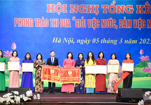 Tối 5-3, tại Cung Văn hóa lao động hữu nghị Việt - Xô, Liên đoàn Lao động thành phố Hà Nội tổ chức Hội nghị tổng kết phong trào thi đua “Giỏi việc nước, đảm việc nhà” năm 2022 và “Chương trình nghệ thuật tri ân nữ cán bộ, đoàn viên Công đoàn Thủ đô xuất sắc”.

