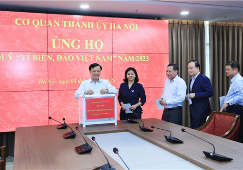 Sáng 3-4, hưởng ứng Lời kêu gọi của Ủy ban Mặt trận Tổ quốc Việt Nam thành phố Hà Nội, cơ quan Thành ủy Hà Nội đã tổ chức phát động quyên góp ủng hộ Quỹ "Vì biển, đảo Việt Nam" năm 2023.