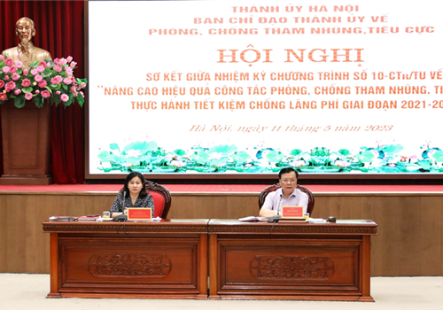 Sáng 11-5, tại trụ sở Thành ủy Hà Nội, Ban Chỉ đạo thực hiện Chương trình số 10-CTr/TU, ngày 17-3-2021 của Thành ủy Hà Nội khóa XVII về "Nâng cao hiệu quả công tác phòng, chống tham nhũng; thực hành tiết kiệm, chống lãng phí giai đoạn 2021-2025" đã tổ chức hội nghị sơ kết giữa nhiệm kỳ thực hiện Chương trình.
