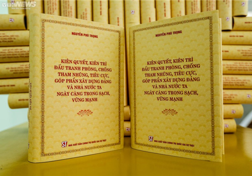 Cuốn sách "Kiên quyết, kiên trì đấu tranh phòng chống tham nhũng tiêu cực, góp phần xây dựng Đảng, nhà nước ta ngày càng trong sạch, vững mạnh" của Tổng Bí thư Nguyễn Phú Trọng được ra mắt vào đúng dịp kỷ niệm 93 năm ngày thành lập Đảng. Đây là sự kiện có ý nghĩa chính trị hết sức to lớn, thể hiện hết sự chỉ đạo sâu sát quyết liệt, toàn diện và đầy sức thuyết phục của Tổng Bí thư.