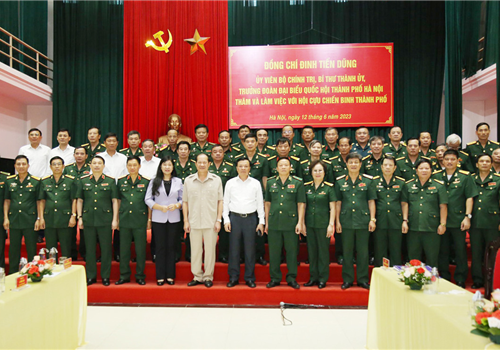 Sáng 12-6, đồng chí Đinh Tiến Dũng, Ủy viên Bộ Chính trị, Bí thư Thành ủy, Trưởng đoàn đại biểu Quốc hội thành phố Hà Nội làm việc với Hội Cựu chiến binh thành phố.