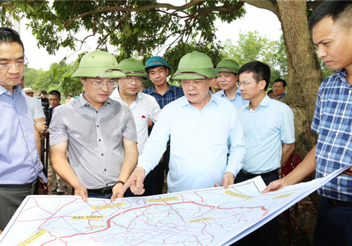 Tính đến nay, thành phố Hà Nội đã giải phóng mặt bằng đạt 84%. Công tác chuẩn bị khởi công dự án đang được Ban Quản lý dự án đầu tư xây dựng công trình giao thông Thành phố phối hợp với 4 địa phương gồm: Sóc Sơn, Hoài Đức, Thanh Oai và Thường Tín triển khai. Chiều 20-6, Ủy viên Bộ Chính trị, Bí thư Thành ủy Đinh Tiến Dũng – Trưởng Ban chỉ đạo triển khai dự án đường Vành đai 4 - Vùng Thủ đô đã thị sát công tác chuẩn bị tại điểm khởi công số 1 và số 3. 

