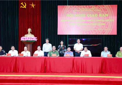 Chiều 30-6, Ban Chỉ đạo Cải cách tư pháp Thành ủy Hà Nội tổ chức Hội nghị giao ban đánh giá kết quả công tác 6 tháng đầu năm 2023, phương hướng, nhiệm vụ trọng tâm 6 tháng cuối năm 2023 và tổ chức ký kết các quy chế phối hợp giữa các cơ quan Thành phố trong lĩnh vực tư pháp, bổ trợ tư pháp...