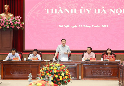 Chiều 25-7, Ủy viên Bộ Chính trị, Chủ tịch Quốc hội Vương Đình Huệ chủ trì làm việc với Ban Thường vụ Thành ủy Hà Nội về việc thực hiện một số Nghị quyết của Quốc hội và xây dựng Dự án Luật Thủ đô (sửa đổi).