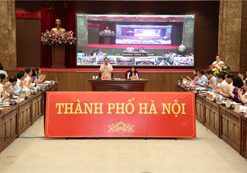 Sáng 9-8, đồng chí Đinh Tiến Dũng, Ủy viên Bộ Chính trị, Bí thư Thành ủy, Trưởng đoàn đại biểu Quốc hội thành phố Hà Nội chủ trì đối thoại với Mặt trận Tổ quốc Việt Nam các cấp thành phố Hà Nội nhằm lắng nghe ý kiến, kiến nghị xây dựng Đảng và hệ thống chính trị, tiếp tục phát huy sức mạnh đại đoàn kết toàn dân tộc xây dựng, phát triển Thủ đô văn hiến, văn minh, hiện đại.