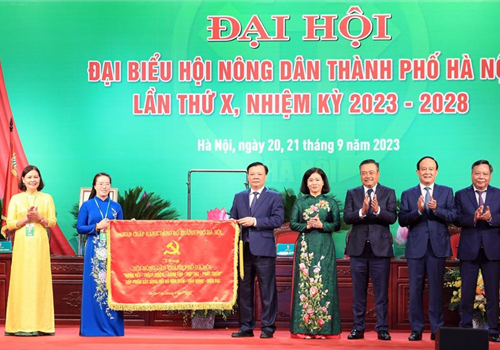 Ngày 21-9, tại Cung Văn hóa lao động hữu nghị Việt - Xô, Đại hội đại biểu Hội Nông dân thành phố Hà Nội lần thứ X, nhiệm kỳ 2023-2028 đã thành công tốt đẹp. Dự đại hội có các đồng chí: Đinh Tiến Dũng, Ủy viên Bộ Chính trị, Bí thư Thành ủy, Trưởng đoàn đại biểu Quốc hội thành phố Hà Nội; Lương Quốc Đoàn, Ủy viên Trung ương Đảng, Chủ tịch Hội Nông dân Việt Nam; Nguyễn Thị Tuyến, Ủy viên Trung ương Đảng, Phó Bí thư Thường trực Thành ủy; Ngô Thị Thanh Hằng, nguyên Ủy viên Trung ương Đảng, nguyên Phó Bí thư Thường trực Thành ủy; Trần Sỹ Thanh, Ủy viên Trung ương Đảng, Phó Bí thư Thành ủy, Chủ tịch UBND thành phố; Nguyễn Ngọc Tuấn, Phó Bí thư Thành ủy, Chủ tịch HĐND thành phố Hà Nội; Nguyễn Văn Phong, Phó Bí thư Thành ủy Hà Nội.