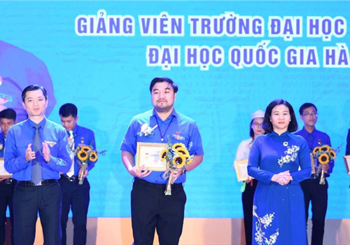 Trong khuôn khổ Đại hội Thanh niên tiên tiến làm theo lời Bác, Trung ương Đoàn đã tổ chức lễ tuyên dương thanh niên tiên tiến làm theo lời Bác lần thứ VII, năm 2023 .Tới dự buổi lễ có Bí thư Trung ương Đảng, Trưởng ban Tuyên giáo Trung ương Nguyễn Trọng Nghĩa; Uỷ viên Trung ương Đảng, Phó Bí thư Thường trực Thành ủy Hà Nội Nguyễn Thị Tuyến. Đoàn viên, thanh niên cần lấy việc học và làm theo Bác trở thành công việc hàng ngày. Đó là thông điệp được nhấn mạnh tại buổi lễ.
