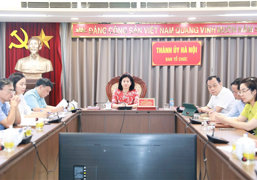 Chiều 28-9, Ban Tổ chức Trung ương tổ chức hội nghị giao ban trực tuyến đánh giá kết quả công tác tổ chức xây dựng Đảng quý III, triển khai nhiệm vụ công tác quý IV-2023. Ủy viên Trung ương Đảng, Phó Trưởng ban Thường trực Ban Tổ chức Trung ương Mai Văn Chính chủ trì hội nghị. Tham dự hội nghị có các đồng chí Phó Trưởng ban Tổ chức Trung ương. Dự tại điểm cầu Thành ủy Hà Nội có Ủy viên Trung ương Đảng, Phó Bí thư Thường trực Thành ủy Nguyễn Thị Tuyến.
